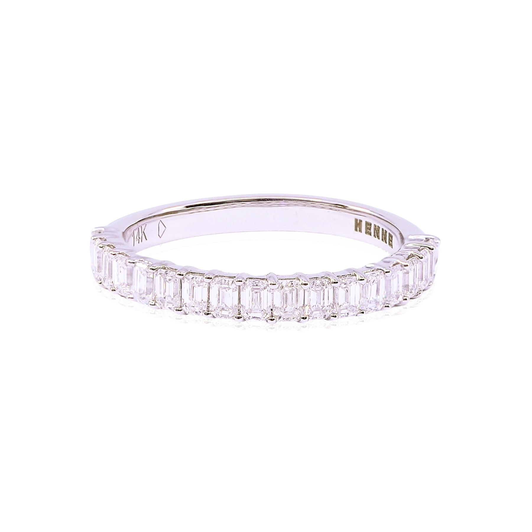 14K WHITE GOLD EMERALD-CUT DIAMOND WEDDING BAND - 0.89CTW