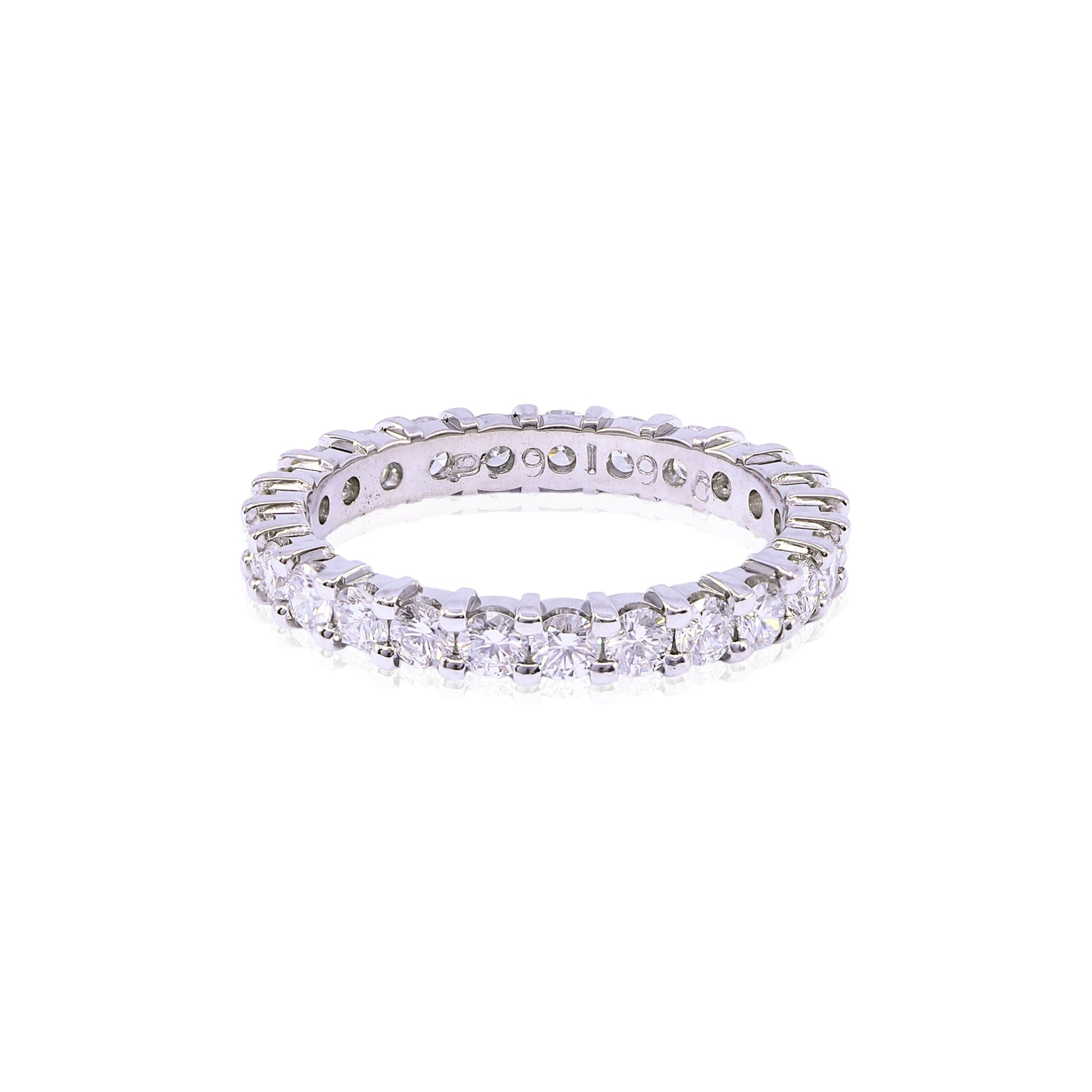 ESTATE PLATINUM SHARED PRONG ETERNITY BAND - 0.91CTW