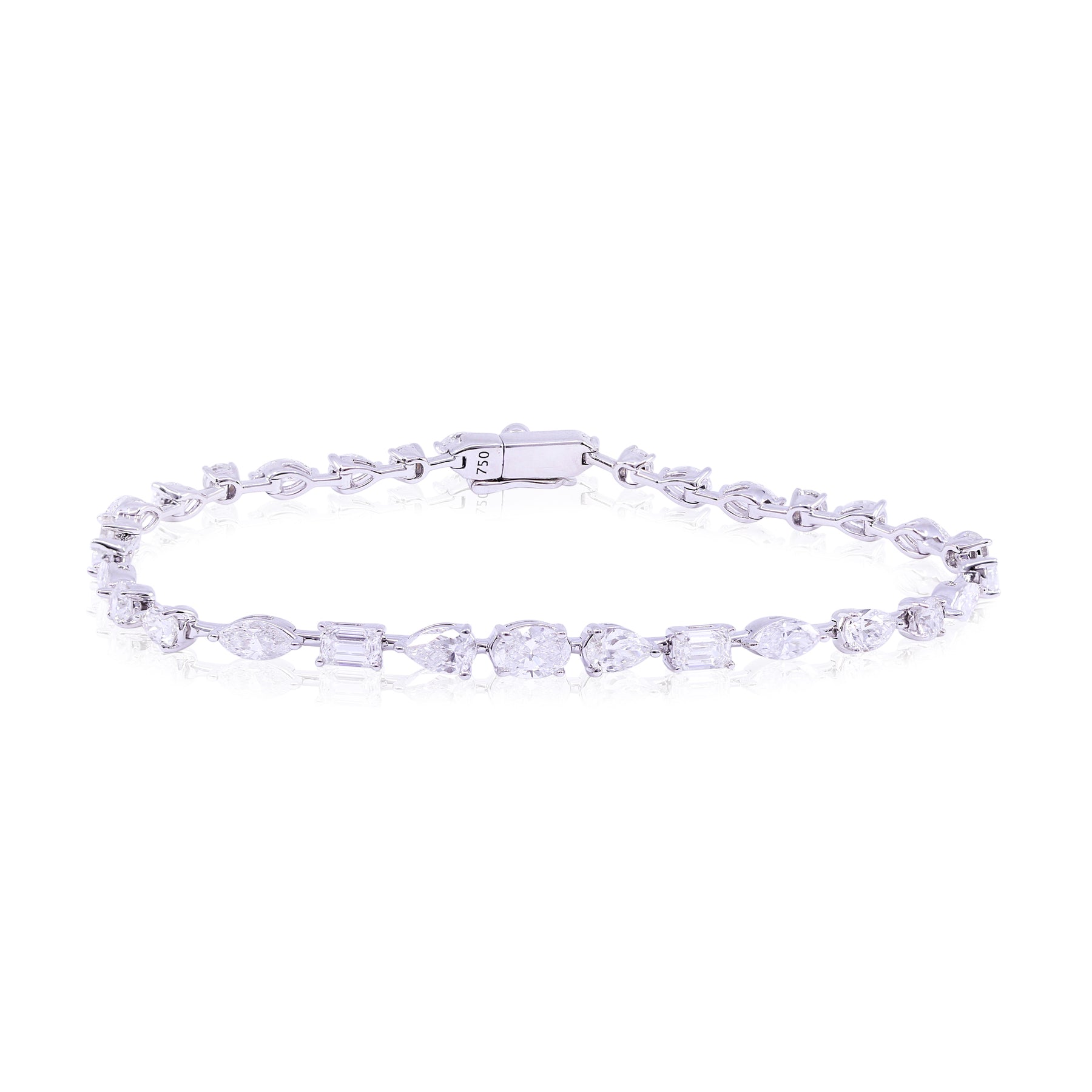 18K WHITE GOLD MIXED CUT DIAMOND BRACELET - 4.72CTW