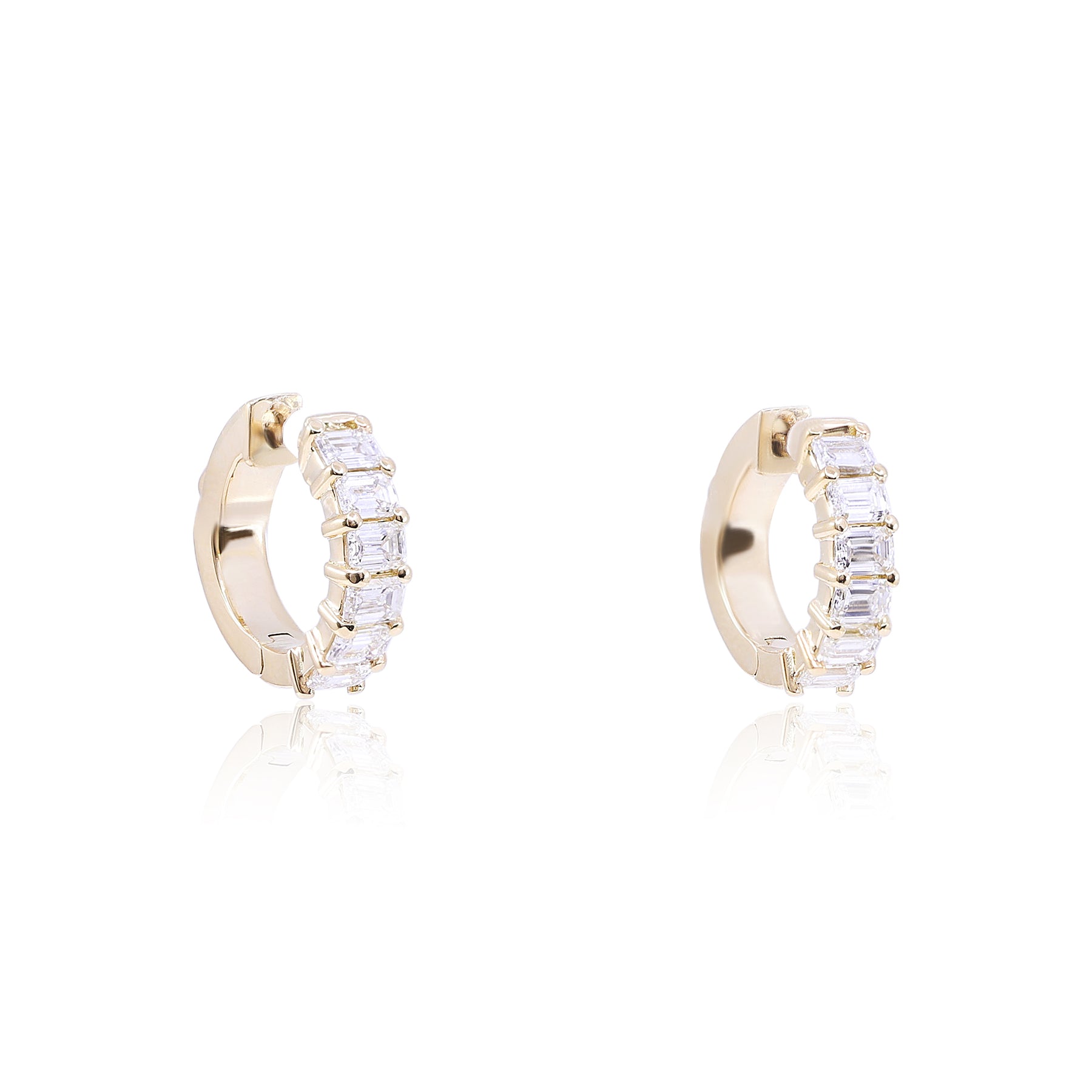 18K YELLOW GOLD EMERALD-CUT DIAMOND HOOP EARRINGS 1.63CTW