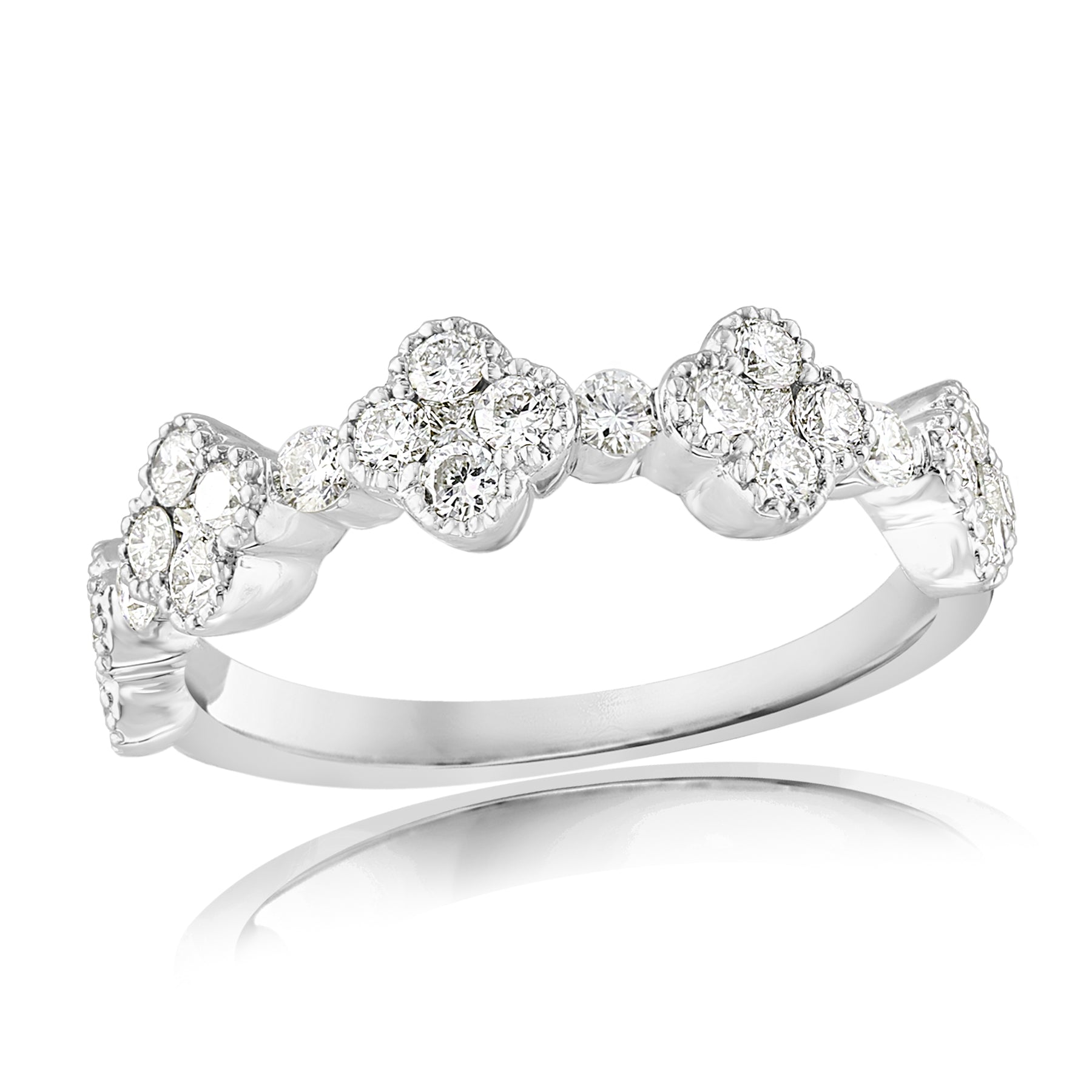 18K WHITE GOLD CLUSTER DIAMOND RING - 0.73CTW