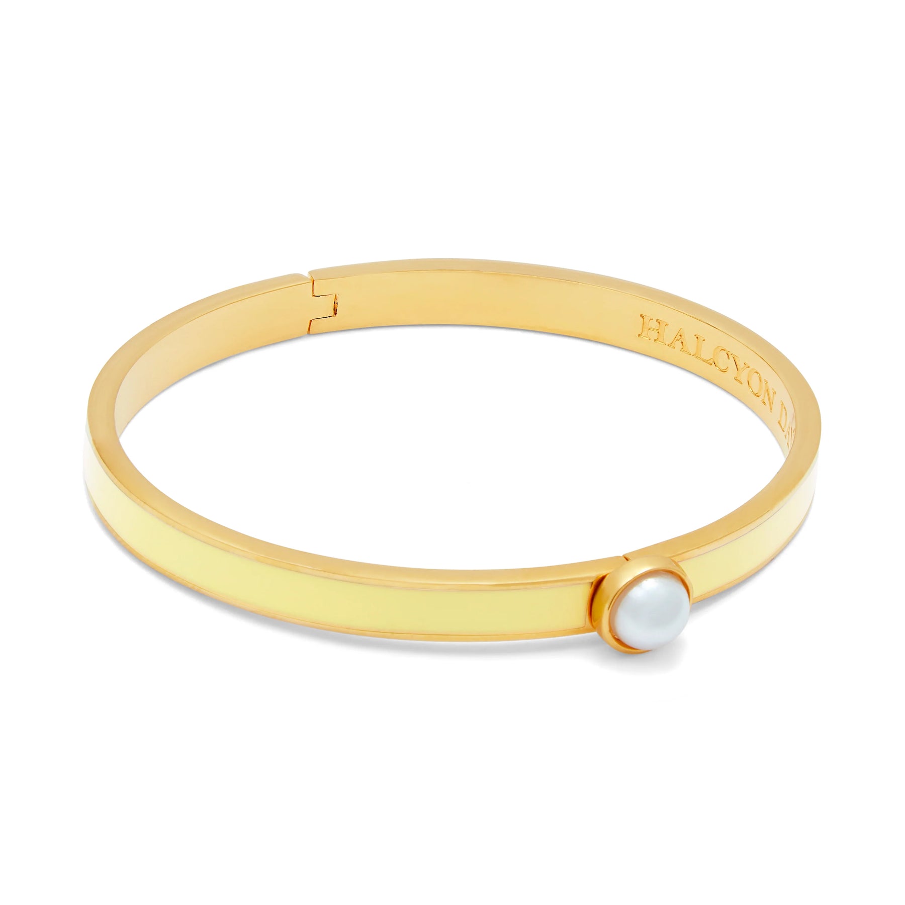 HALCYON DAYS 18K YELLOW GOLD PLATED 6MM SKINNY BUTTERCUP ENAMEL BANGLE WITH PEARL