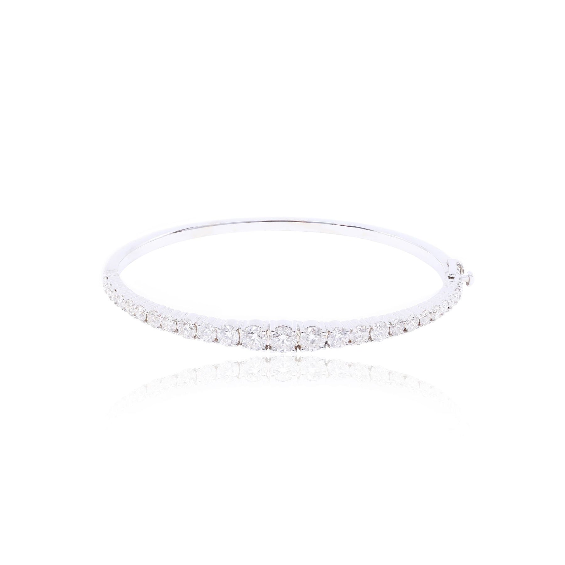 14K WHITE GOLD DIAMOND BANGLE 3.80CTW