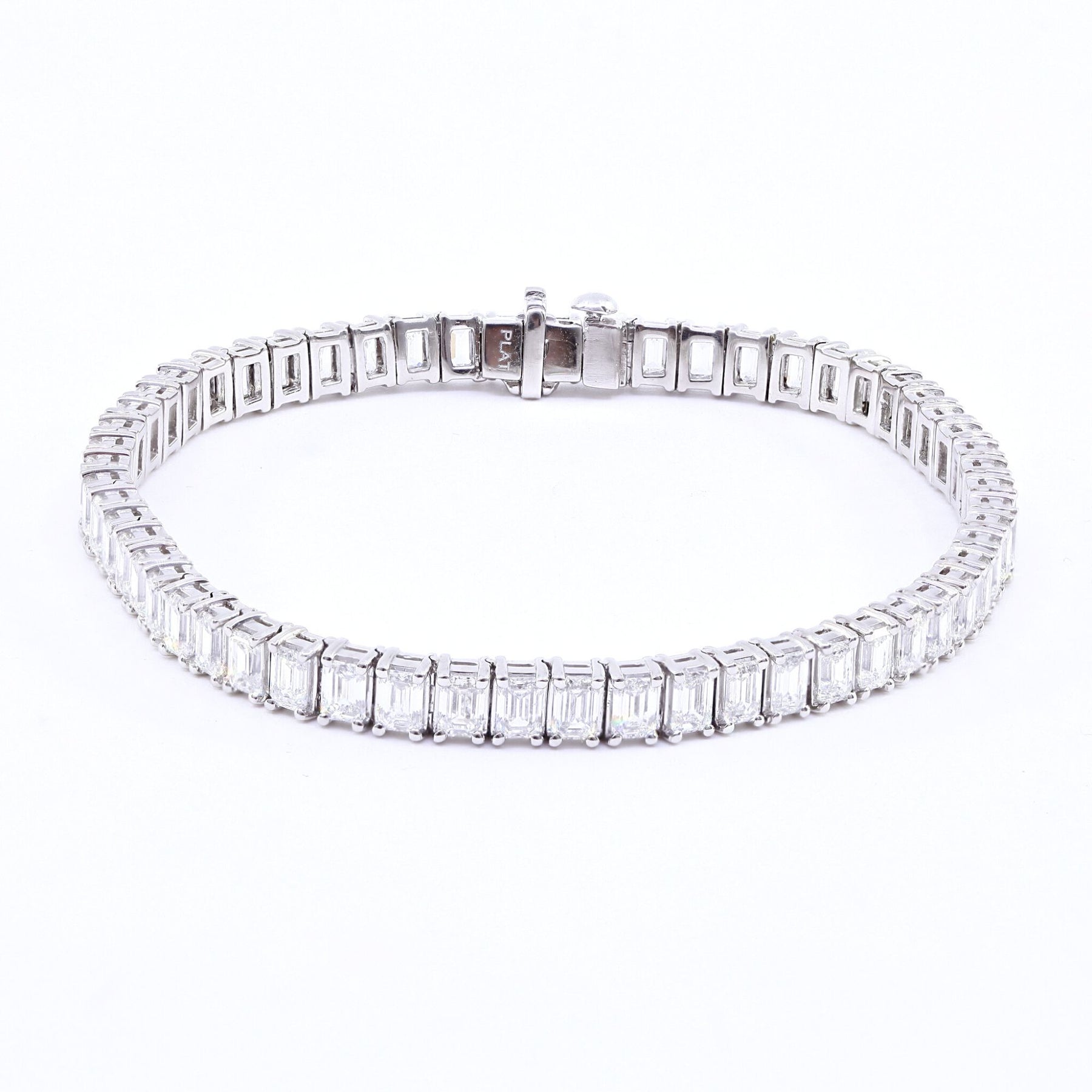 PLATINUM 7-INCH EMERALD-CUT DIAMOND TENNIS BRACELET 8.61CTW