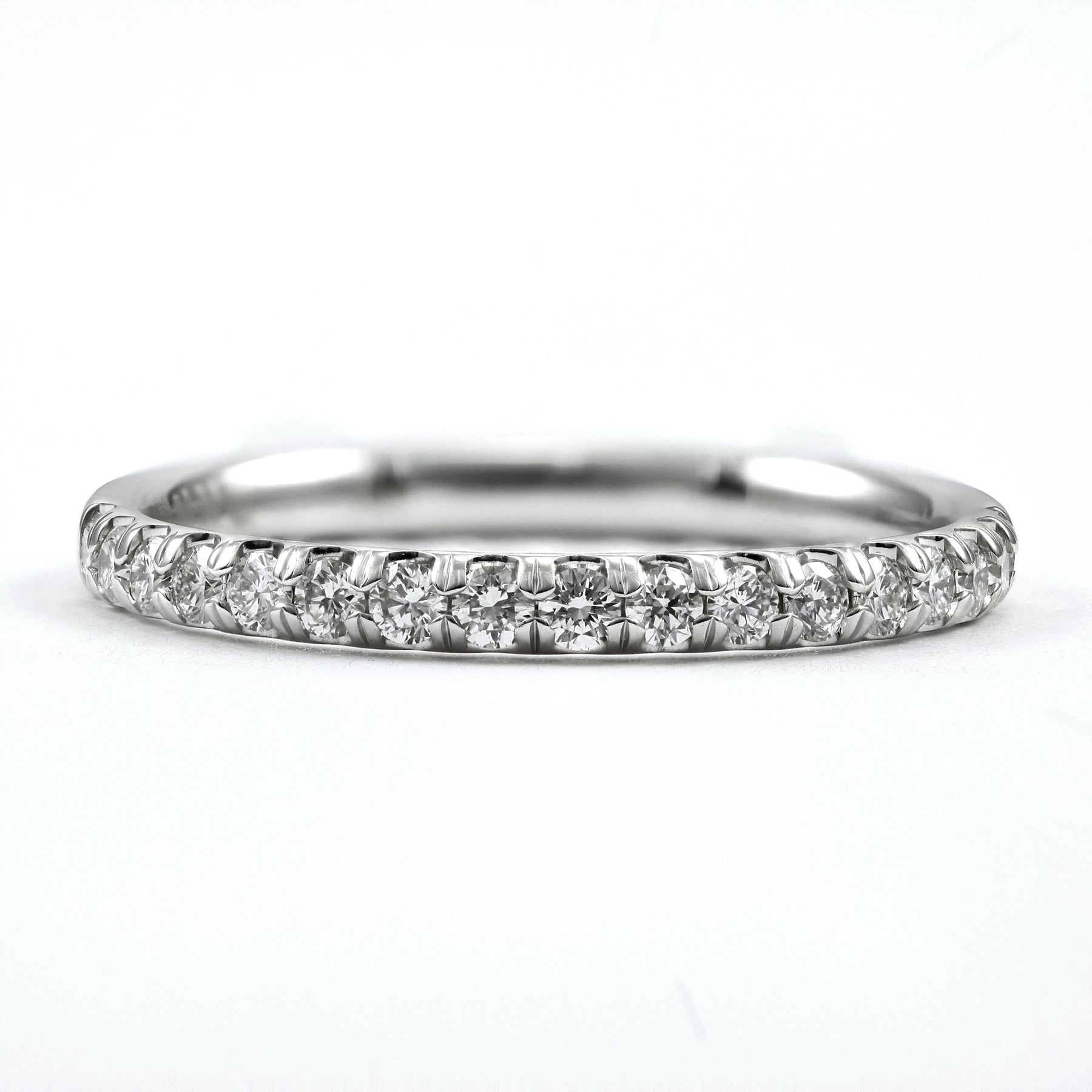 14K WHITE GOLD BEAD-SET DIAMOND WEDDING BAND 0.33CTW